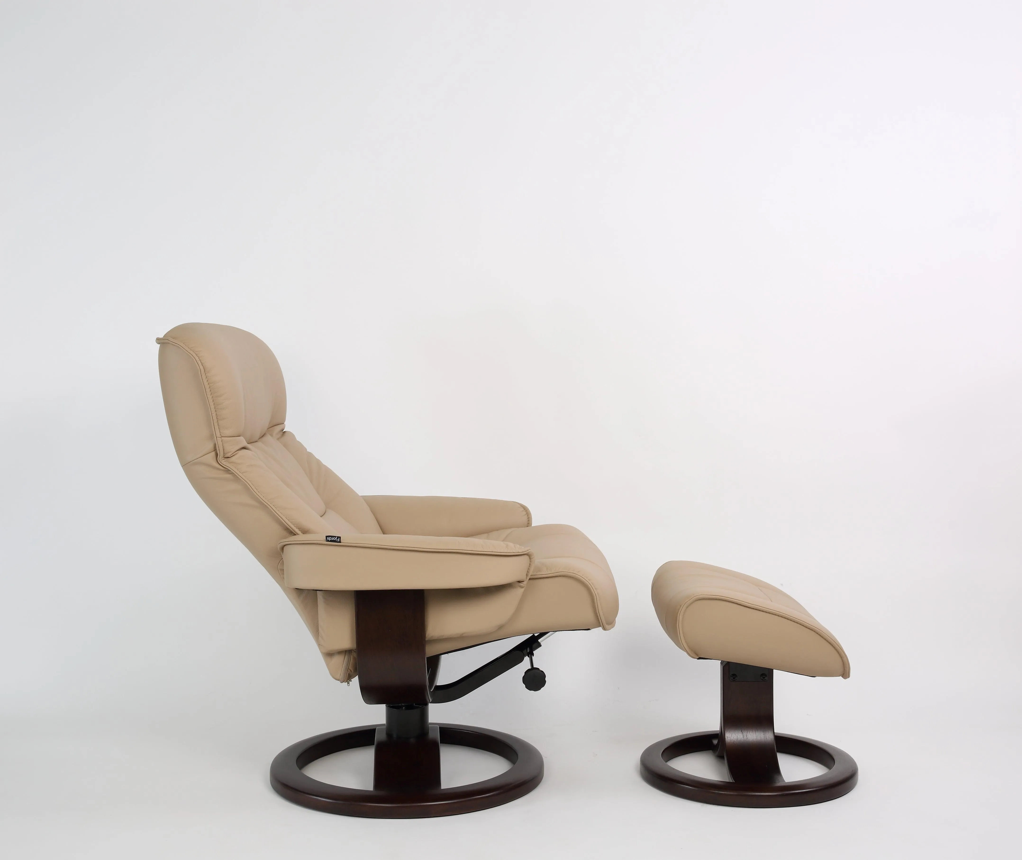 Bergen R Leather Reclining Chair in Havana