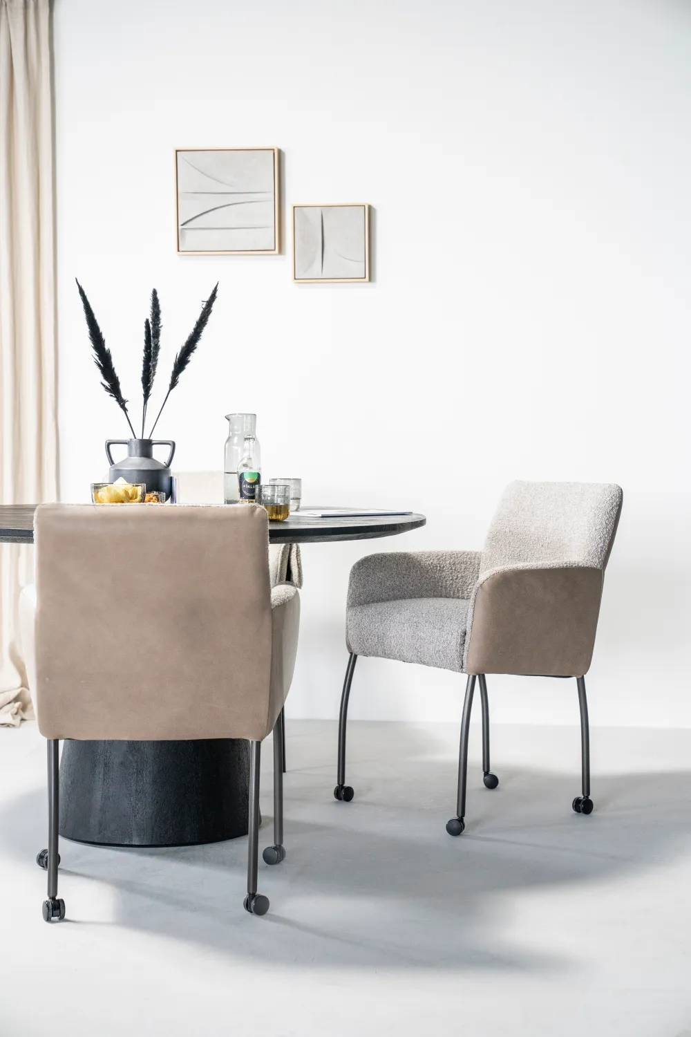 Black Round Dining Table | Eleonora Aron