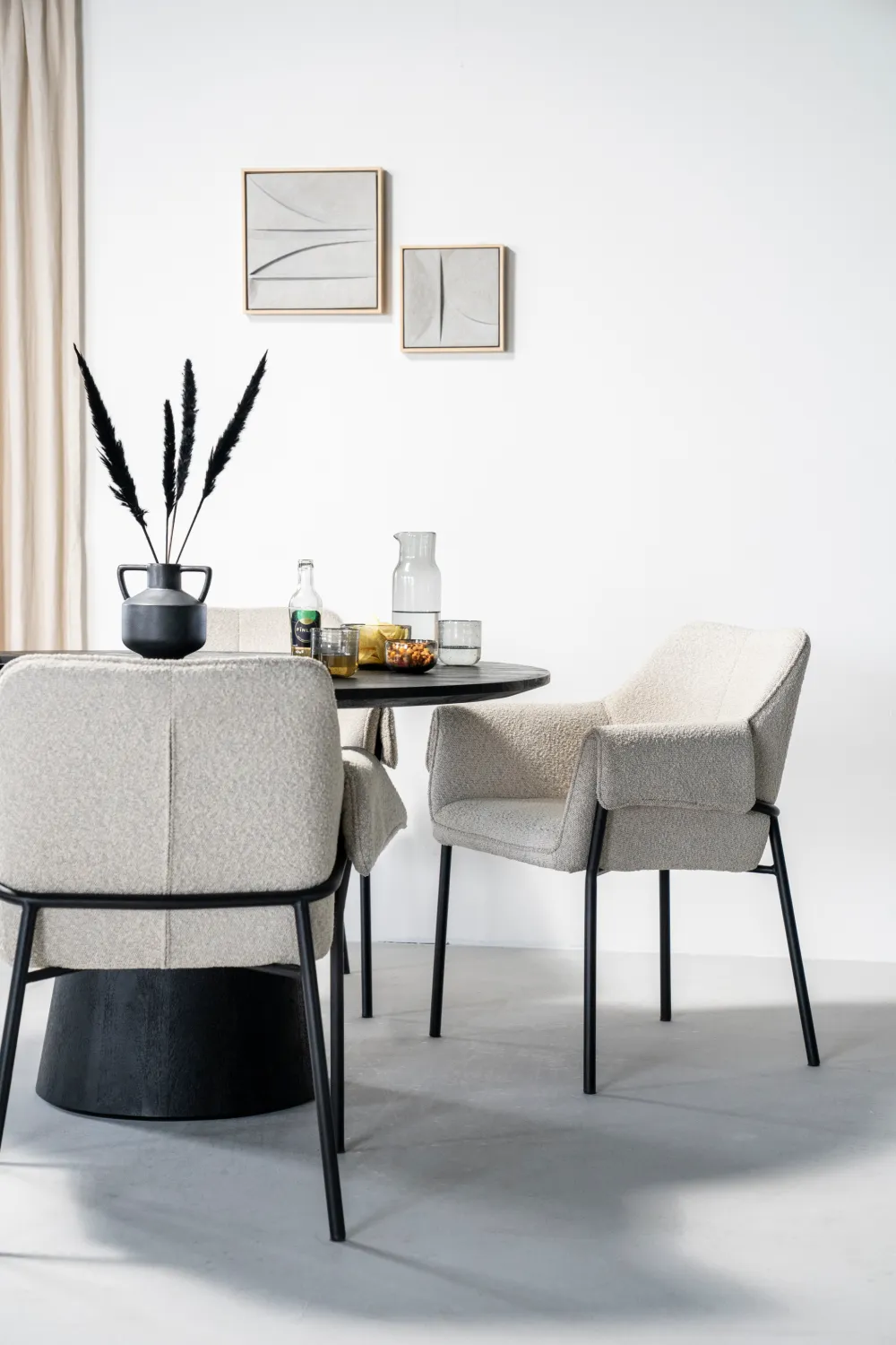 Black Round Dining Table | Eleonora Aron