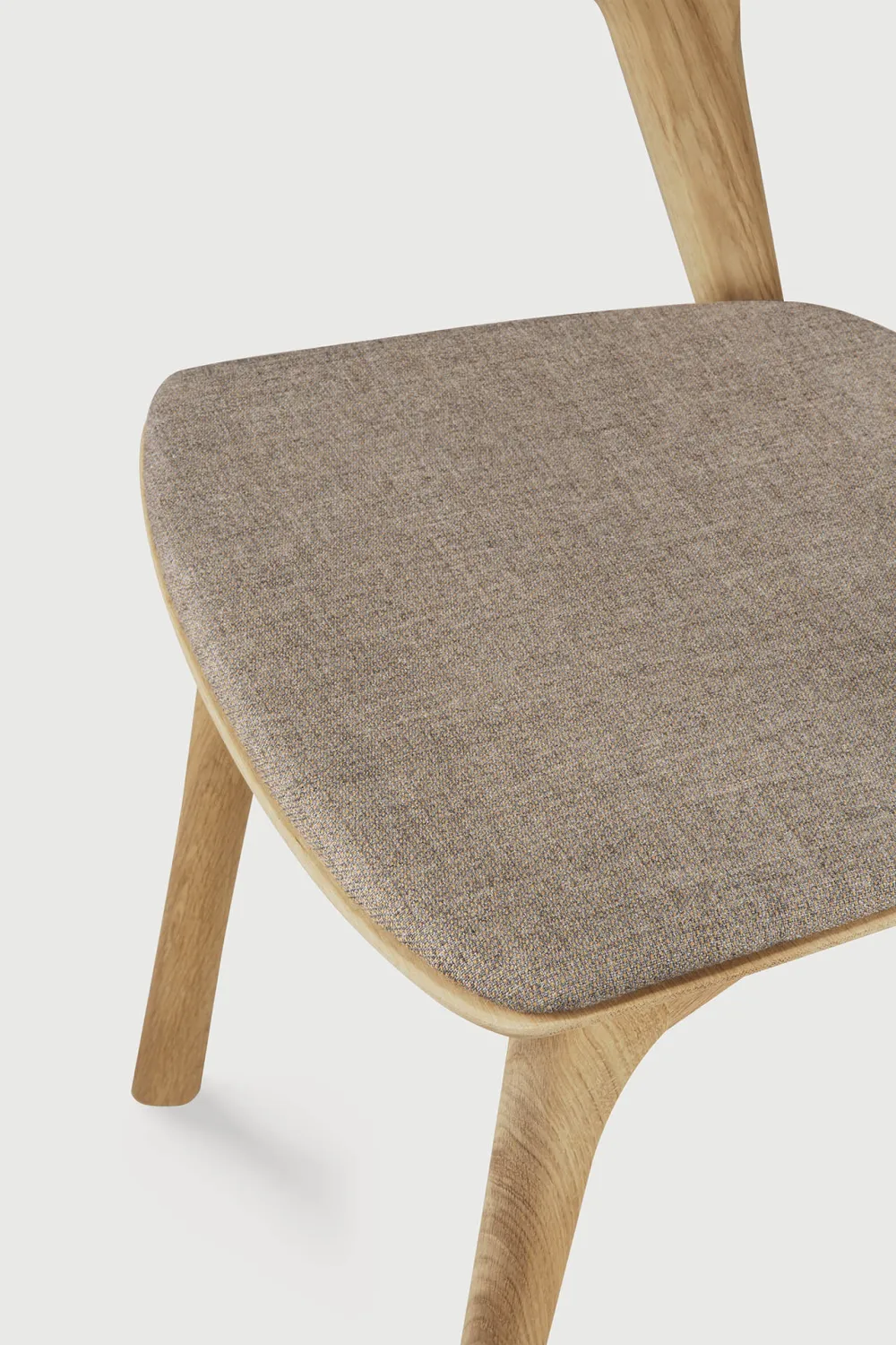 Cushioned Scandinavian  Dining Chair | Ethnicraft Bok