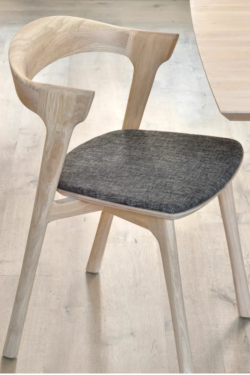 Cushioned Scandinavian  Dining Chair | Ethnicraft Bok