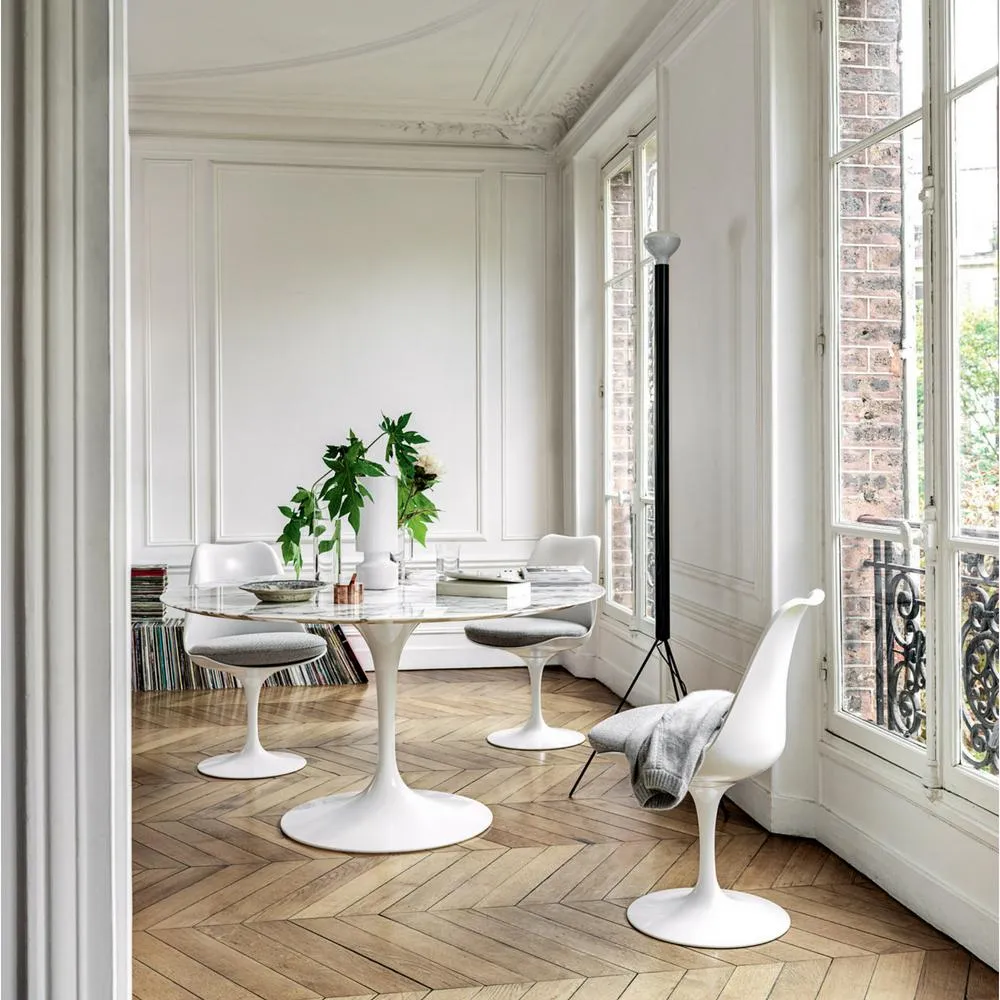 Knoll Saarinen Round Dining Table - White Base