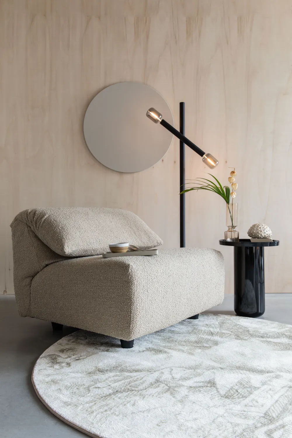 Modern Minimalist Love Seat | Zuiver Wings