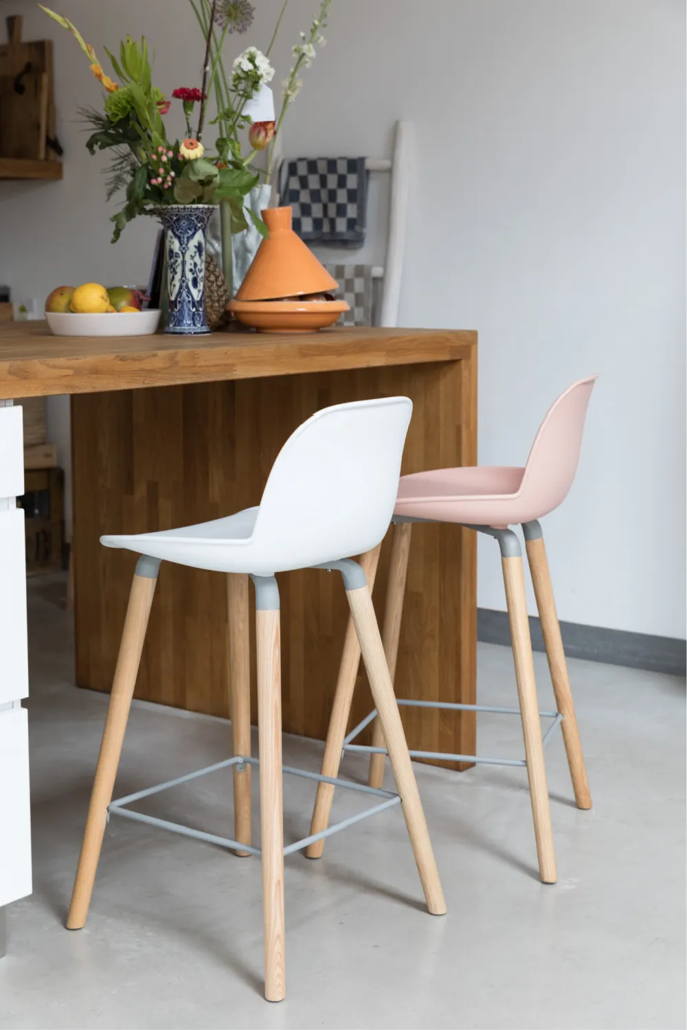 Molded Counter Stools (2) | Zuiver Albert Kuip