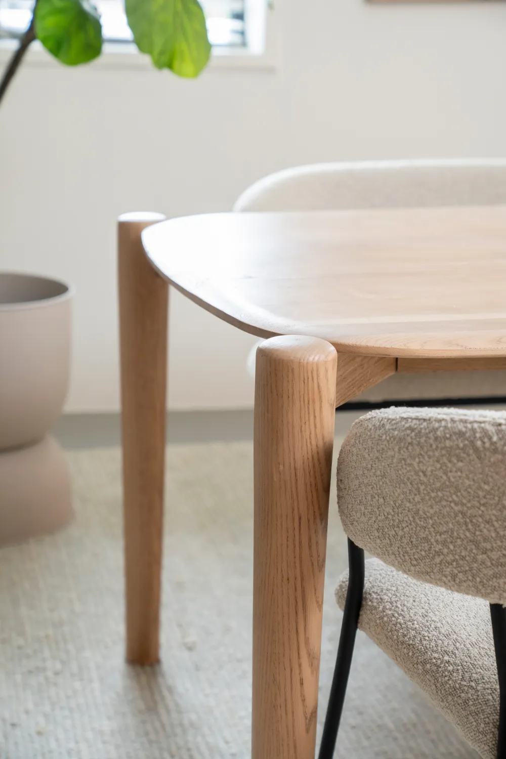 Oak Scandinavian Dining Table | Eleonora Selbu