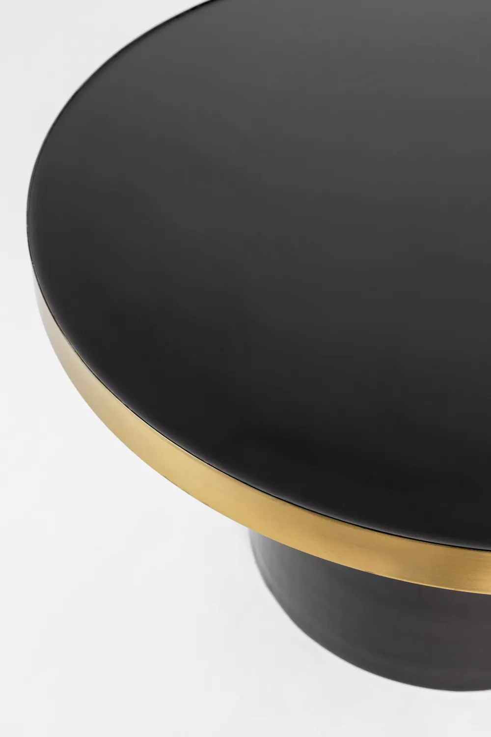 Round Enameled Coffee Table | Zuiver Glam