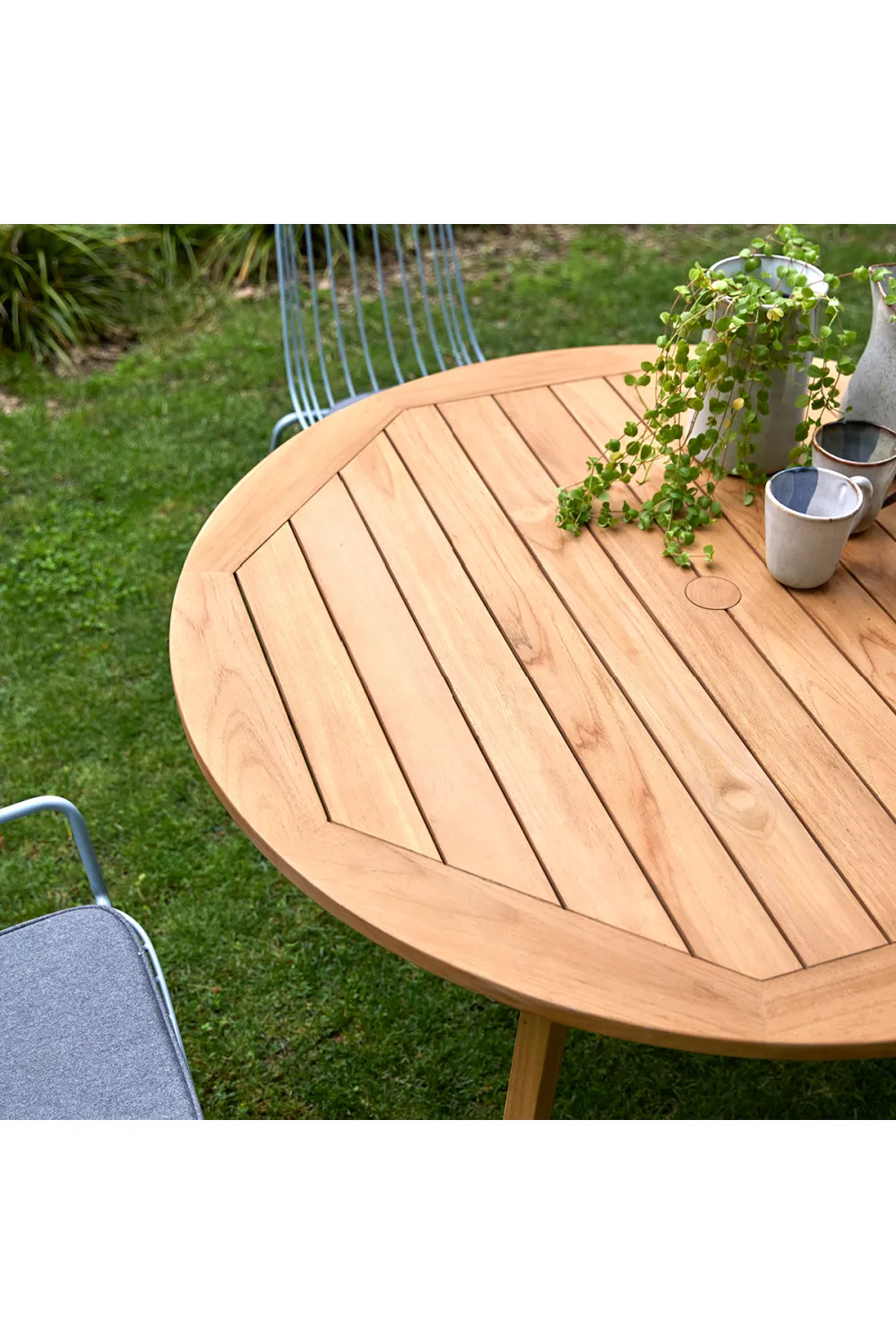 Round Slatted Teak Garden Table | Tikamoon Mila