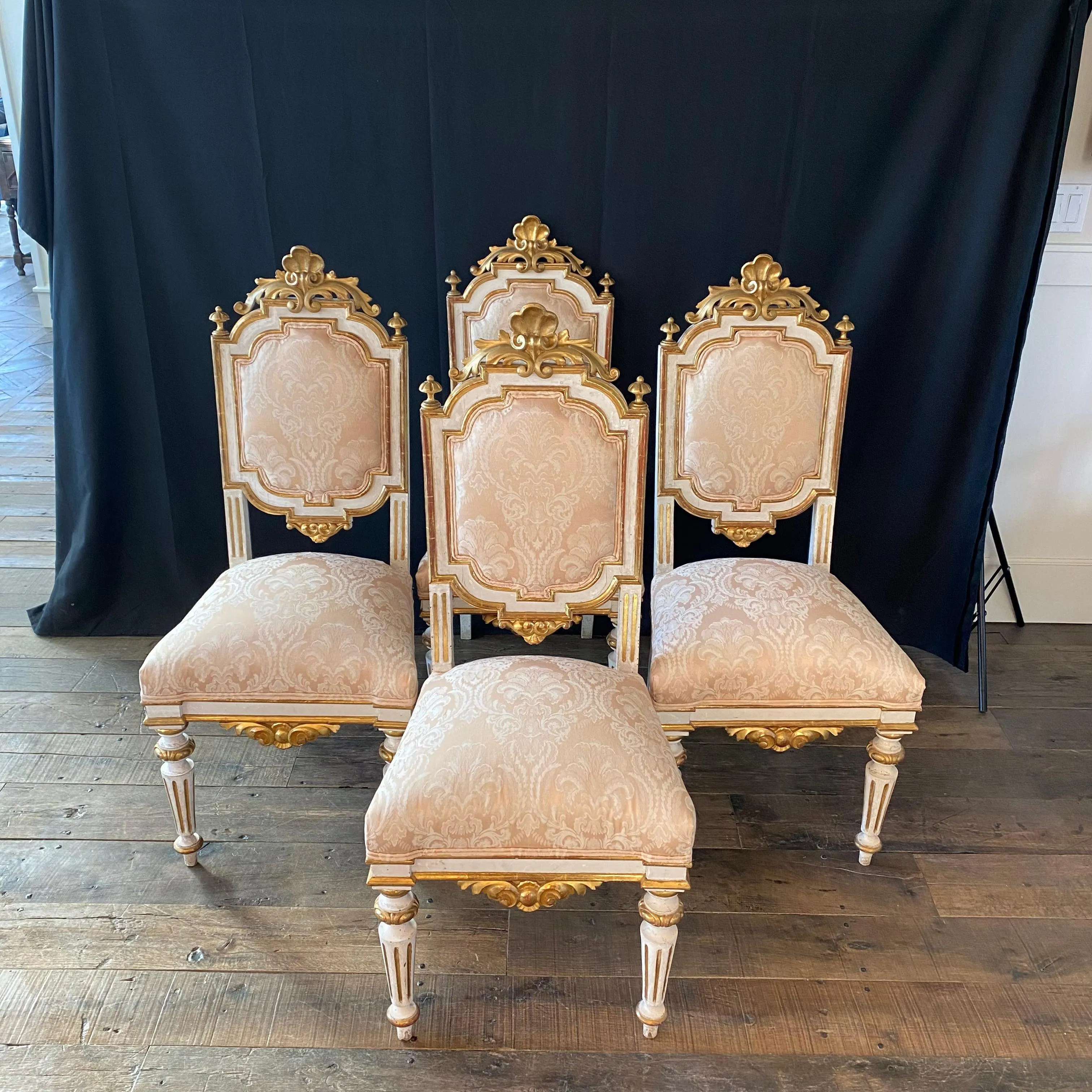 Set of Four Italian Venetian Louis XV Chairs with Original Real Gold Gilt