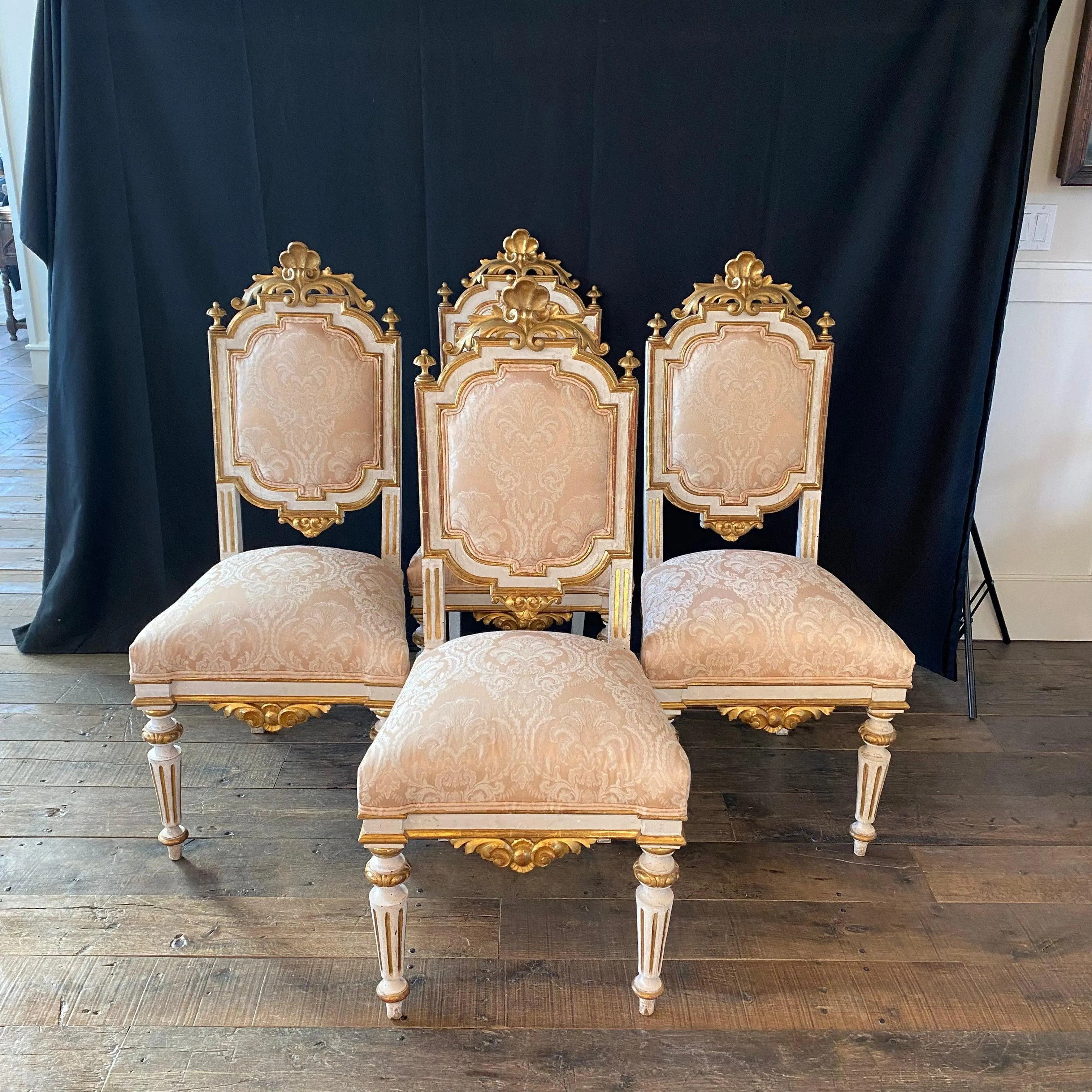 Set of Four Italian Venetian Louis XV Chairs with Original Real Gold Gilt