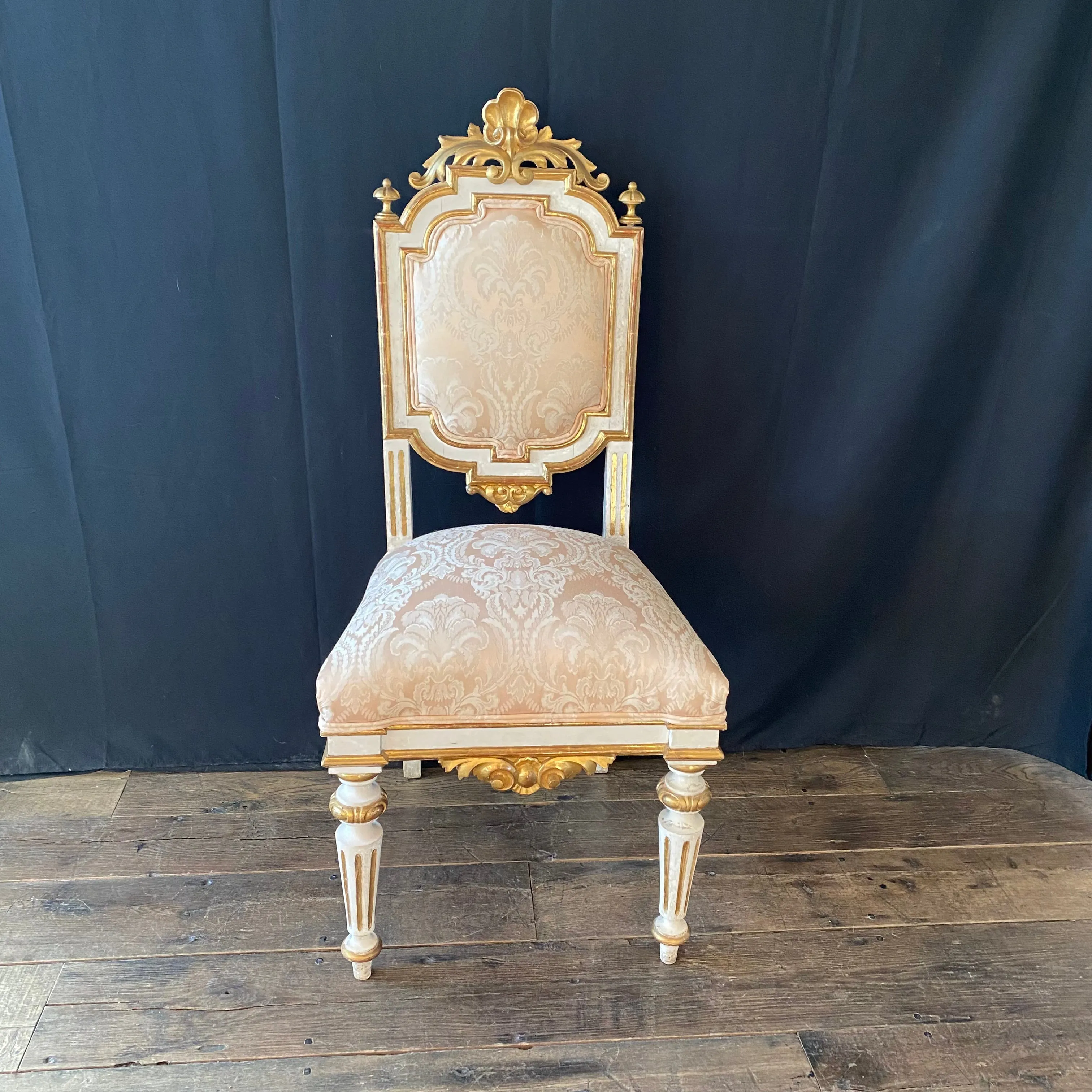 Set of Four Italian Venetian Louis XV Chairs with Original Real Gold Gilt