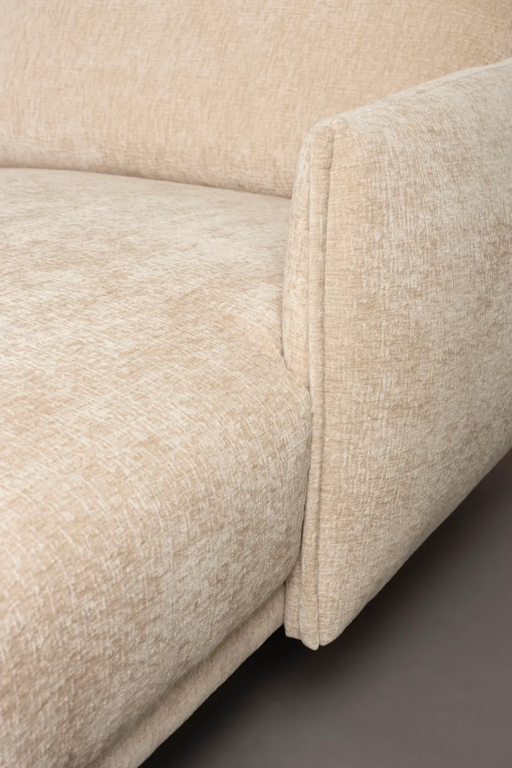 Upholstered Classic Sofa | Dutchbone Harper