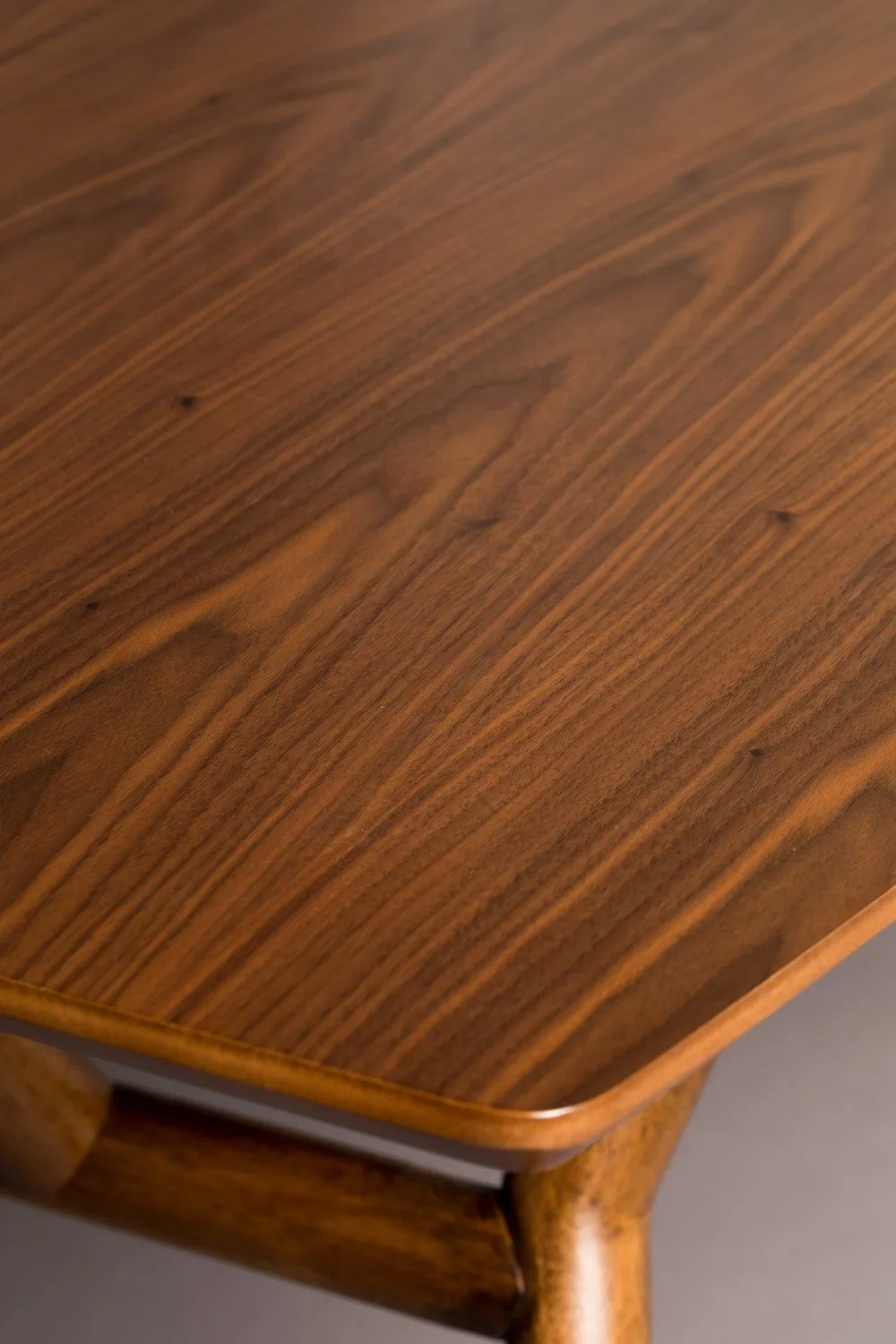 Walnut Dining Table | Dutchbone Malaya