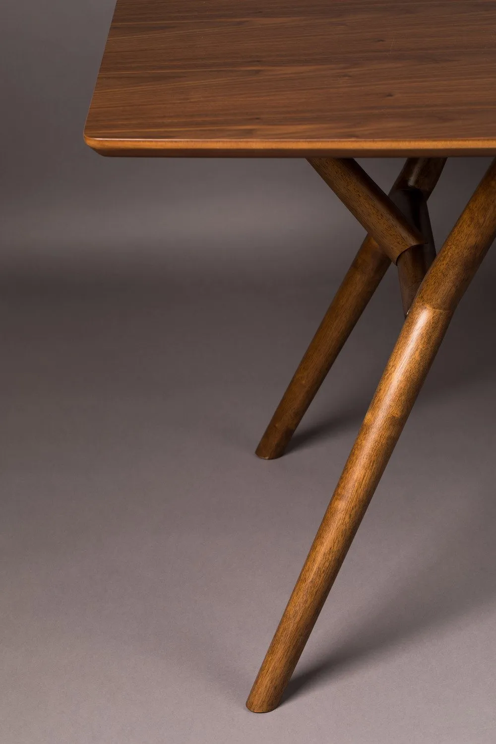 Walnut Dining Table | Dutchbone Malaya