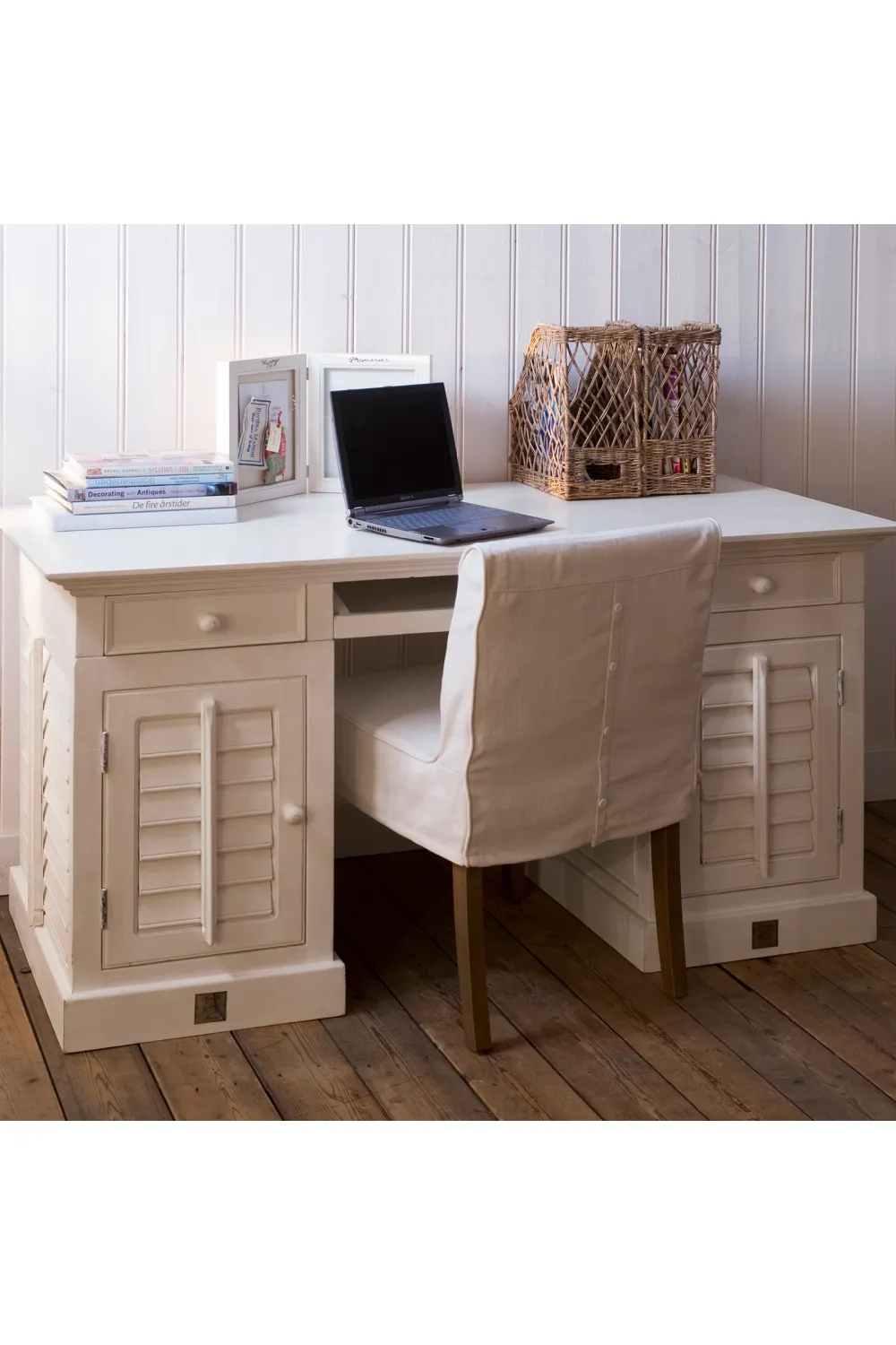 White Mahogany Mid-Century Desk | Rivièra Maison New Orleans