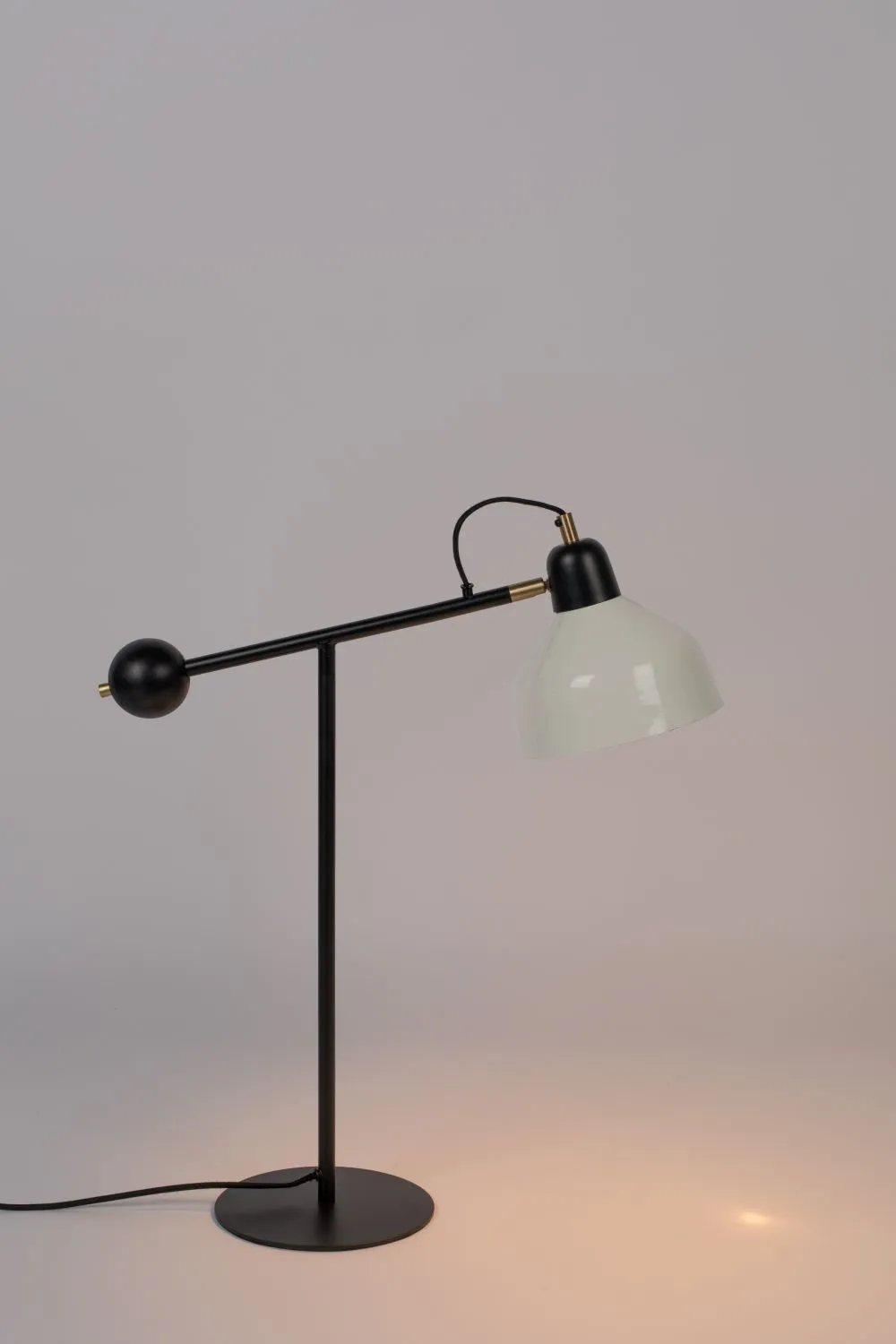 White Shade Task Desk Lamp | Zuiver Skala