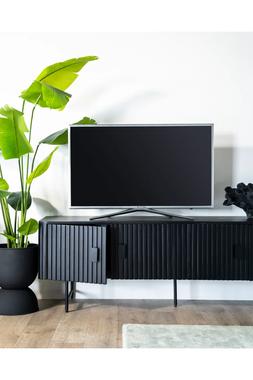 Wooden Minimalist TV Cabinet | Eleonora Remi